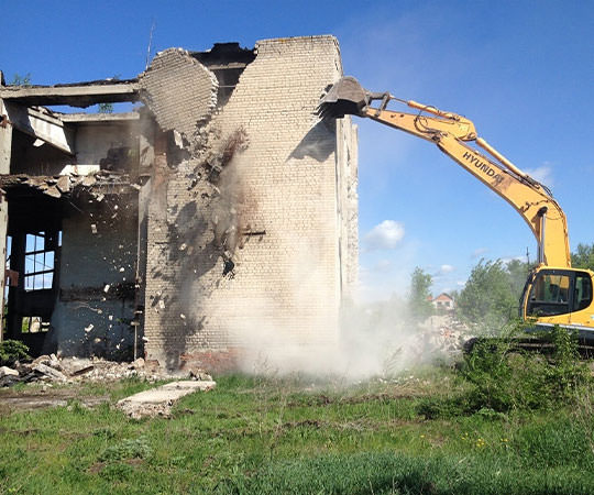 Демонтаж зданий в Можайске и  Московской области